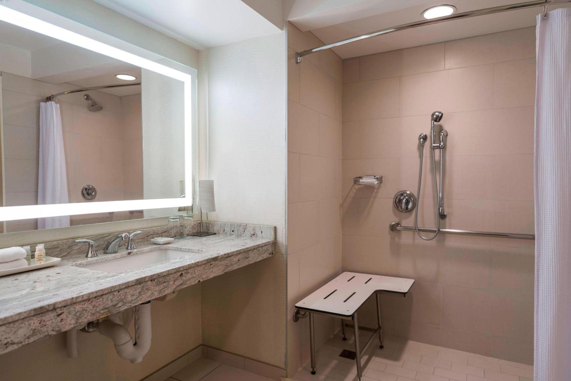 Renaissance Baton Rouge Hotel מראה חיצוני תמונה