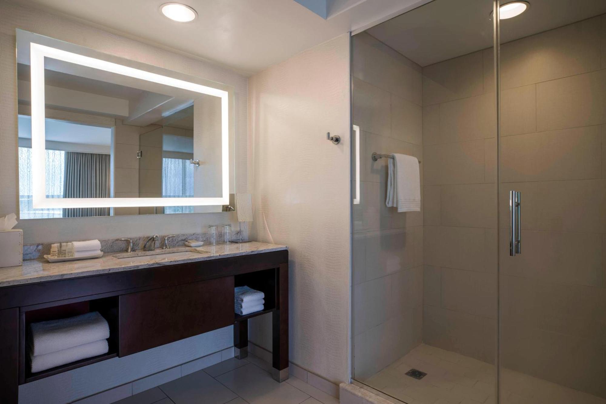 Renaissance Baton Rouge Hotel מראה חיצוני תמונה